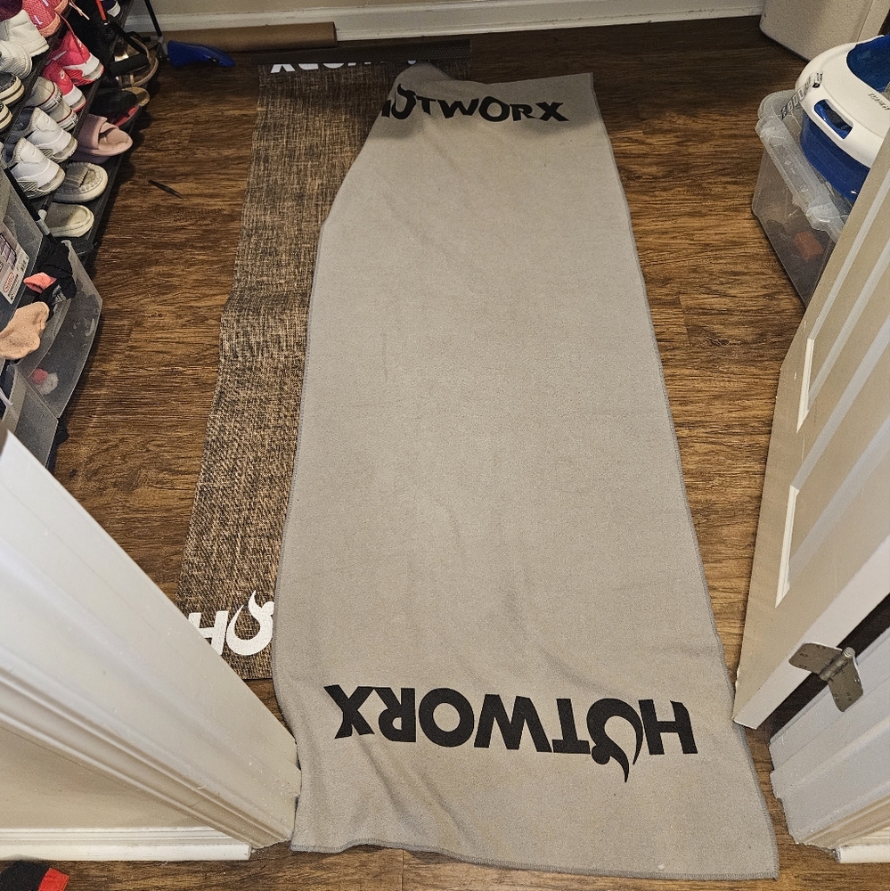 Hotworx mat and towel